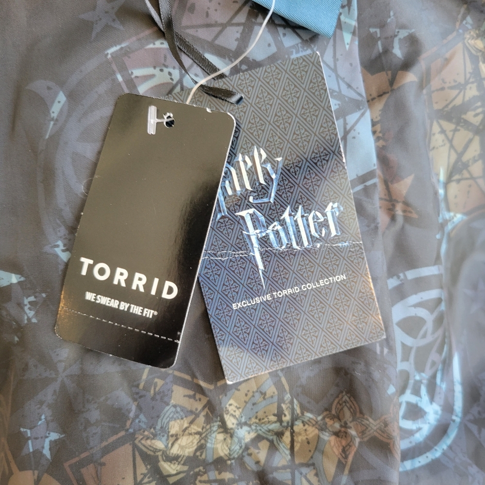 NWT Torrid Harry Potter Deathly Hallows Hooded Trench Coat Black, Size 6 - Picture 10 of 11